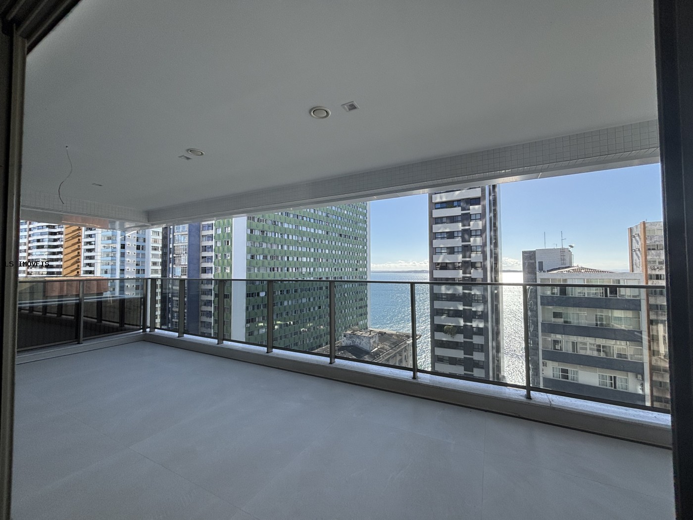 Apartamento à venda com 4 quartos, 4 suítes, 3 vagas e 208m² no Vitória, Salvador (BA) — foto 5 de 27