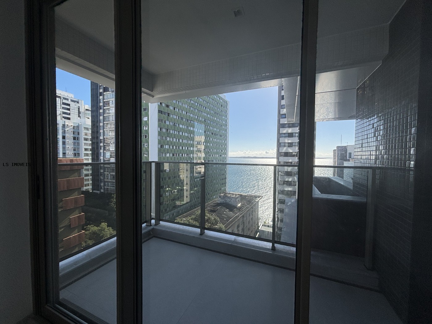 Apartamento à venda com 4 quartos, 4 suítes, 3 vagas e 208m² no Vitória, Salvador (BA) — foto 14 de 27