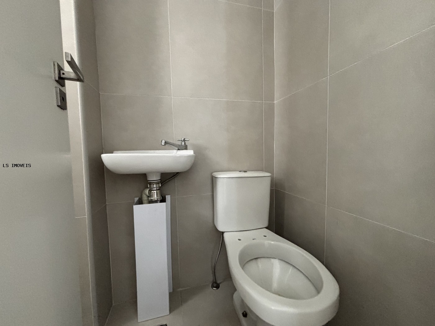 Apartamento à venda com 4 quartos, 4 suítes, 3 vagas e 208m² no Vitória, Salvador (BA) — foto 17 de 27