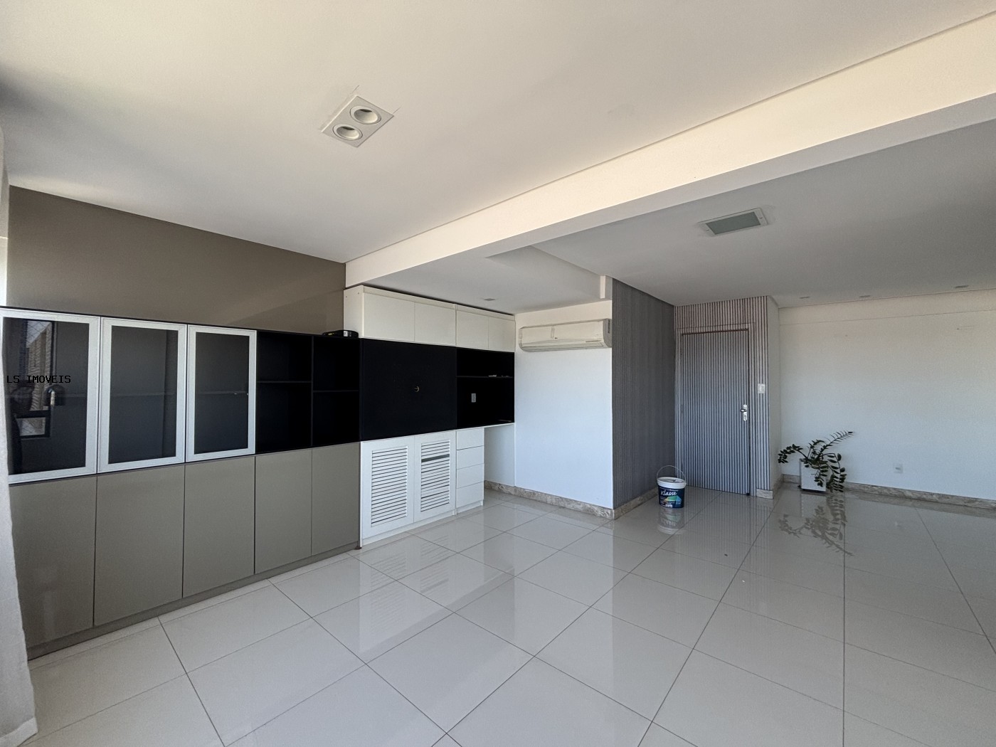 Apartamento para alugar com 3 quartos, 1 suíte, 2 vagas e 83m² no Parque Bela Vista, Salvador (BA) — foto 2 de 13
