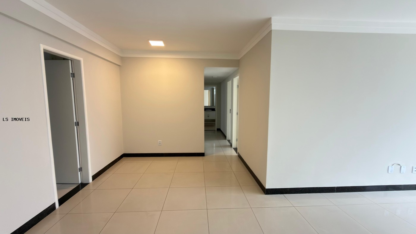 Apartamento à venda com 4 quartos, 2 suítes, 2 vagas e 113m² no Pituba, Salvador (BA) — foto 3 de 24