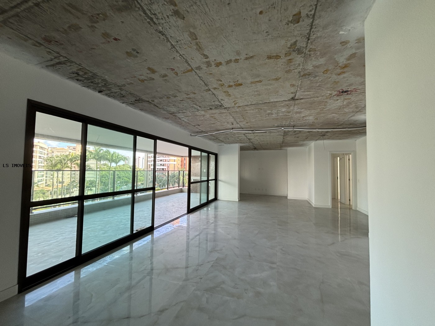 Apartamento à venda com 3 quartos, 5 banheiros, 4 vagas e 203m² no Alphaville I, Salvador — foto principal