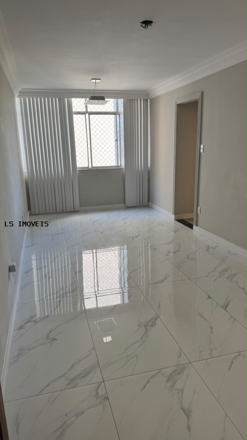 Apartamento à venda com 3 quartos, 1 suíte, 1 vaga e 70m² no Itaigara, Salvador (BA) — foto 2 de 10